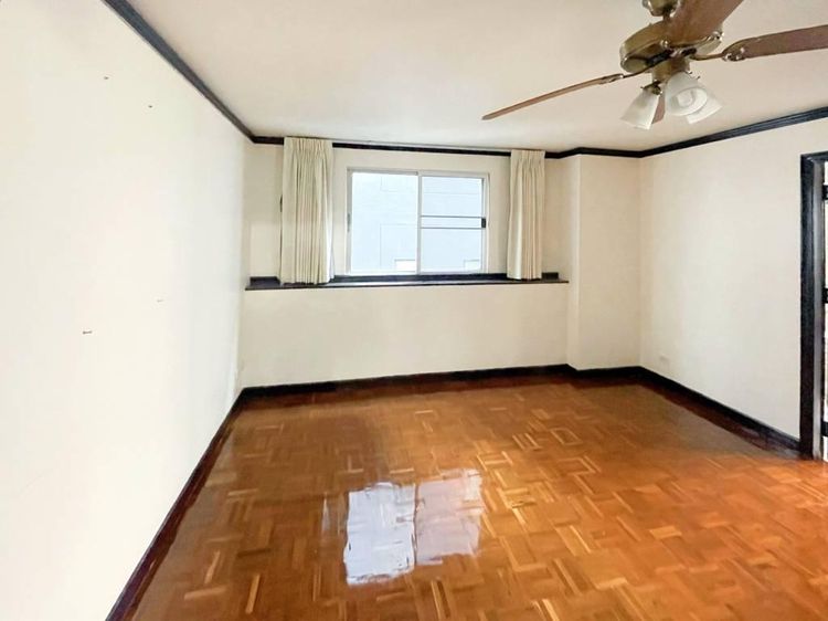 2010 อื่นๆ 165 ตร.ม. 4 ห้องนอน 3 ห้องน้ำ คอนโดสำหรับ ขายใน คลองเตยเหนือ รูปที่ 4