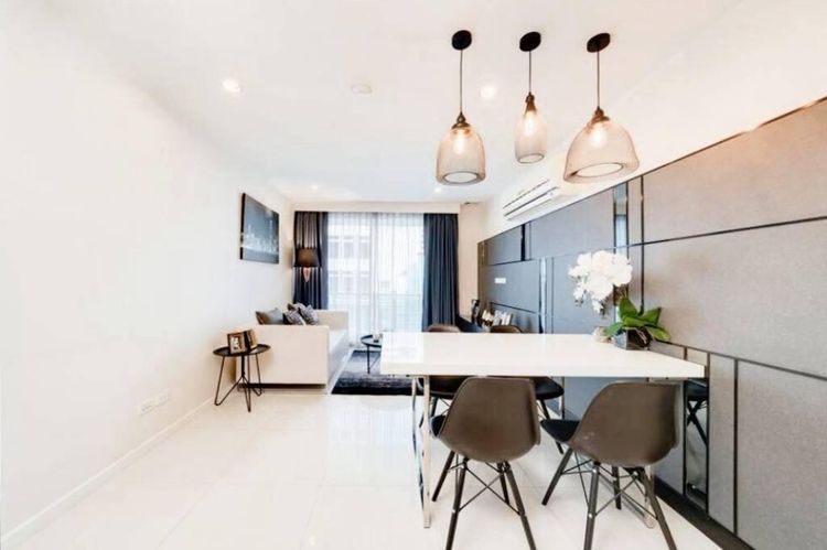 ตกแต่งครบ Chewathai 70 ตร.ม. 2 ห้องนอน 2 ห้องน้ำ คอนโดสำหรับ ขายใน สี่พระยา รูปที่ 2