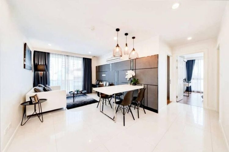 ตกแต่งครบ Chewathai 70 ตร.ม. 2 ห้องนอน 2 ห้องน้ำ คอนโดสำหรับ ขายใน สี่พระยา รูปที่ 3