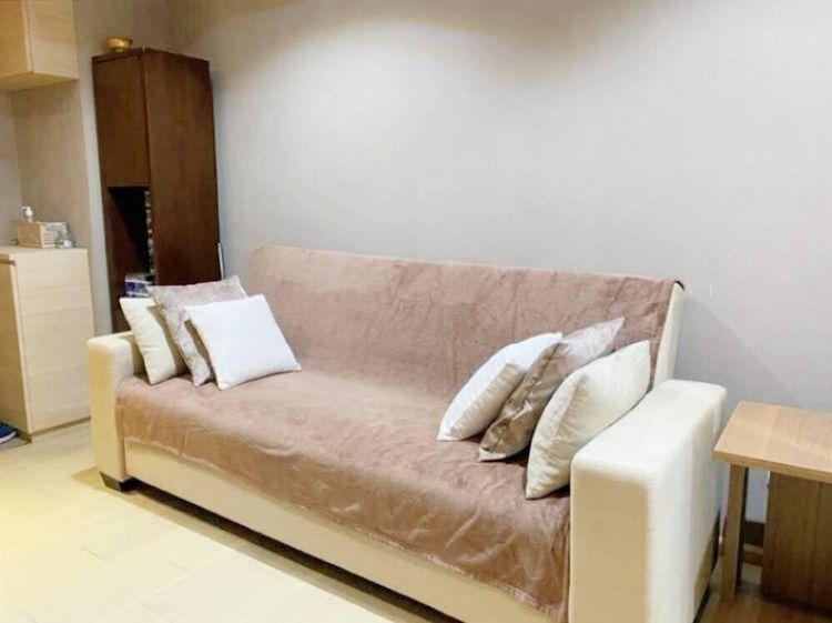 ตกแต่งครบ อื่นๆ 33 ตร.ม. 1 ห้องนอน 1 ห้องน้ำ คอนโดสำหรับ ขายใน สีลม รูปที่ 3