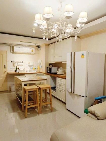 ตกแต่งครบ อื่นๆ 67 ตร.ม. 1 ห้องนอน 1 ห้องน้ำ คอนโดสำหรับ ขายใน สีลม รูปที่ 3