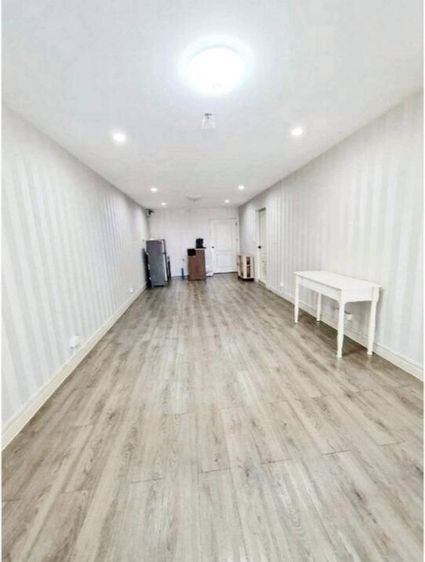 อื่นๆ 68 ตร.ม. 1 ห้องนอน 1 ห้องน้ำ คอนโดสำหรับ ขายใน สีลม รูปที่ 2