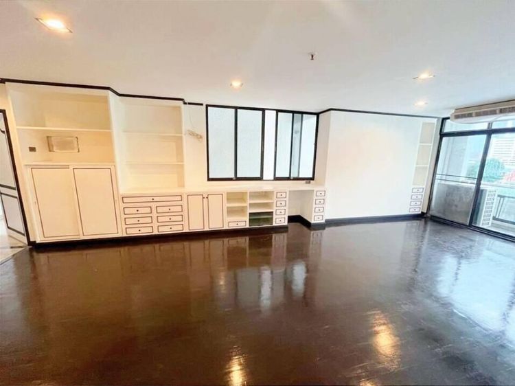 ตกแต่งครบ อื่นๆ 110 ตร.ม. 2 ห้องนอน 2 ห้องน้ำ คอนโดสำหรับ ขายใน คลองเตยเหนือ รูปที่ 4