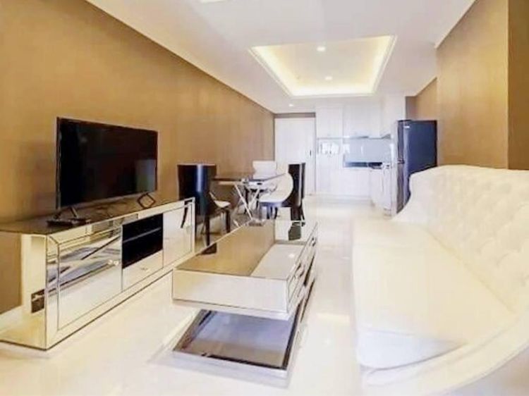 68 ตร.ม. 1 ห้องนอน 1 ห้องน้ำ คอนโดสำหรับ ขายใน สีลม