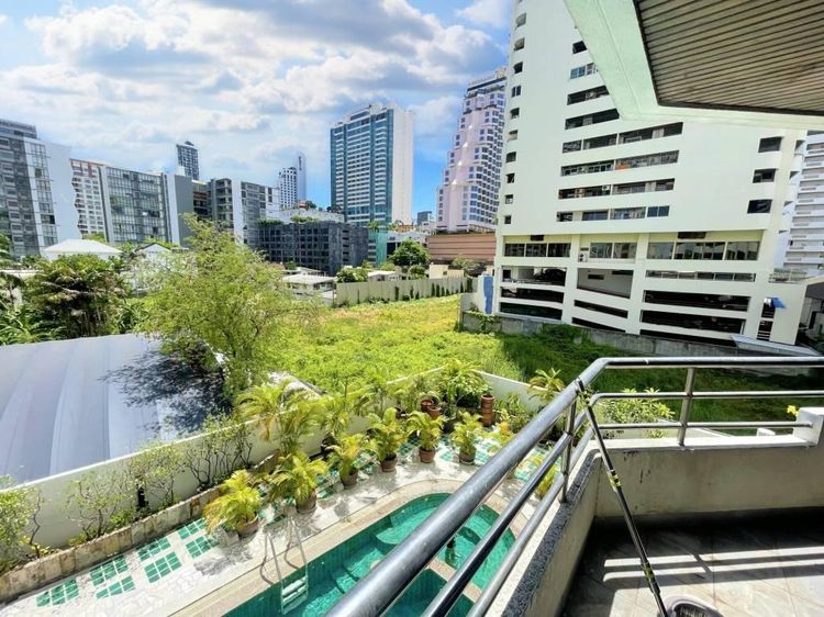 อื่นๆ 127 ตร.ม. 2 ห้องนอน 2 ห้องน้ำ คอนโดสำหรับ ขายใน คลองเตย