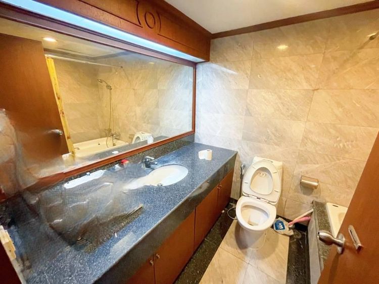 อื่นๆ 127 ตร.ม. 2 ห้องนอน 2 ห้องน้ำ คอนโดสำหรับ ขายใน คลองเตย รูปที่ 4