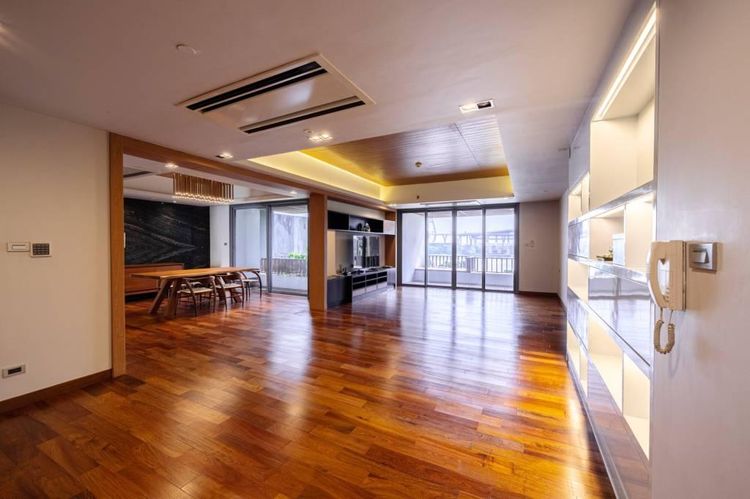 ตกแต่งครบ อื่นๆ 247 ตร.ม. 3 ห้องนอน 4 ห้องน้ำ คอนโดสำหรับ ขายใน บางโพงพาง