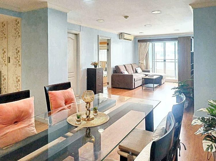 ตกแต่งครบ อื่นๆ 98 ตร.ม. 2 ห้องนอน 2 ห้องน้ำ คอนโดสำหรับ ขายใน คลองตันเหนือ รูปที่ 2