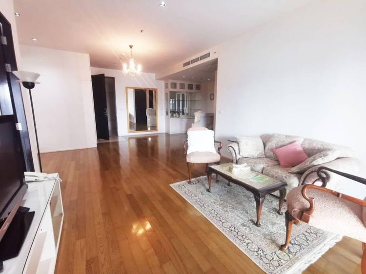 114 ตร.ม. 2 ห้องนอน 2 ห้องน้ำ คอนโดสำหรับ ขายใน คลองเตยเหนือ