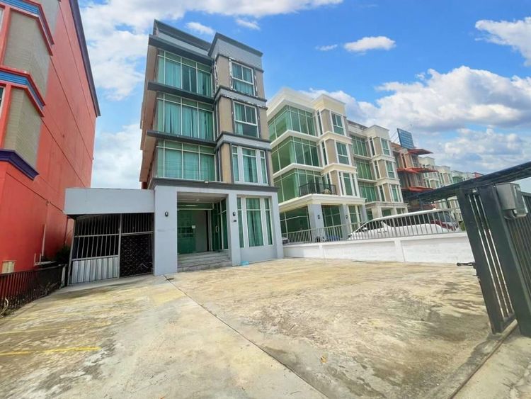 340 ตร.ม. สำนักงานสำหรับ ขายใน คลองสามประเวศ