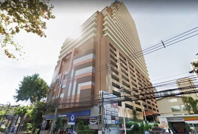 284 ตร.ม. 10 ห้องนอน 2 ห้องน้ำ สำนักงานสำหรับ ขาย &amp; เช่าใน คลองตันเหนือ