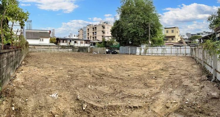 692 ตร.ม.ที่ดินสำหรับ ขายใน ยานนาวา รูปที่ 2