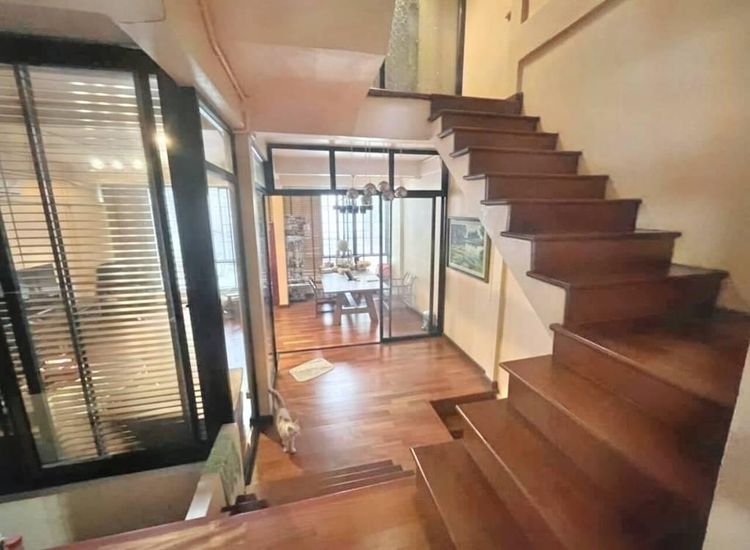 ตกแต่งครบ อื่นๆ 300 ตร.ม. 3 ห้องนอน 3 ห้องน้ำ ทาวน์เฮาส์สำหรับ ขายใน ลุมพินี รูปที่ 3