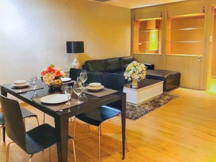 ตกแต่งครบ อื่นๆ 90 ตร.ม. 1 ห้องนอน 1 ห้องน้ำ คอนโดสำหรับ ขายใน คลองตันเหนือ