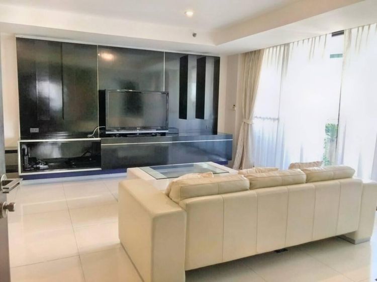 141 ตร.ม. 1 ห้องนอน 2 ห้องน้ำ คอนโดสำหรับ ขายใน คลองเตยเหนือ