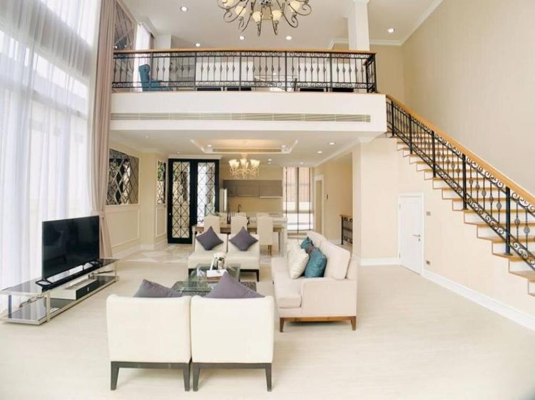 ตกแต่งครบ อื่นๆ 380 ตร.ม. 3 ห้องนอน 5 ห้องน้ำ ทาวน์เฮาส์สำหรับ ขาย &amp; เช่าใน คลองตันเหนือ