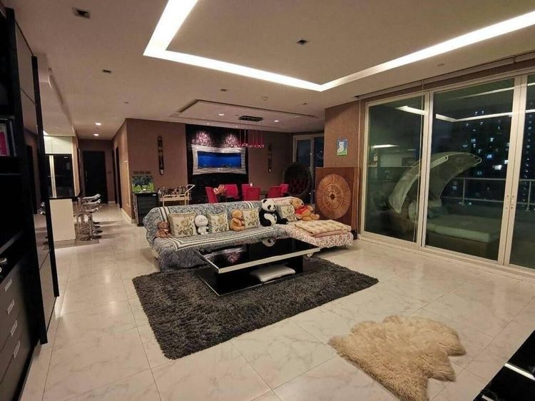 242 ตร.ม. 3 ห้องนอน 3 ห้องน้ำ คอนโดสำหรับ ขายใน คลองต้นไทร