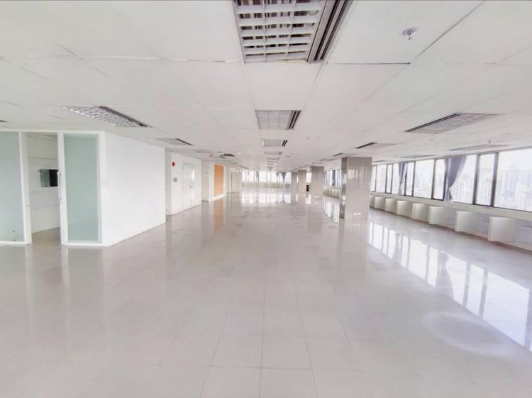 558 ตร.ม. สำนักงานสำหรับ ขาย &amp; เช่าใน คลองเตย