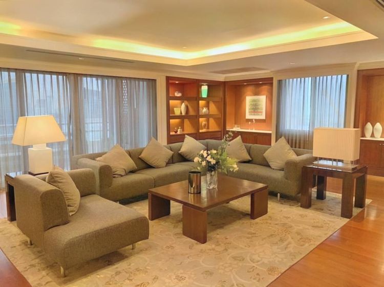 700 ตร.ม. 4 ห้องนอน 6 ห้องน้ำ คอนโดสำหรับ ขาย &amp; เช่าใน คลองเตยเหนือ