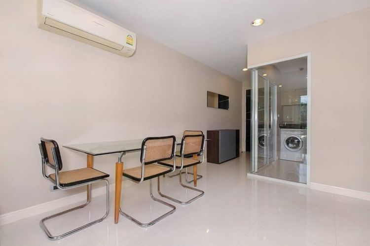 ตกแต่งครบ อื่นๆ 92 ตร.ม. 2 ห้องนอน 2 ห้องน้ำ คอนโดสำหรับ ขายใน คลองตัน รูปที่ 3