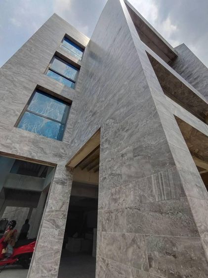 440 ตร.ม. อาคารสำหรับ ขายใน คลองตันเหนือ