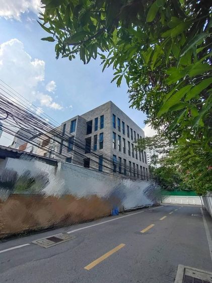 440 ตร.ม. อาคารสำหรับ ขายใน คลองตันเหนือ รูปที่ 2