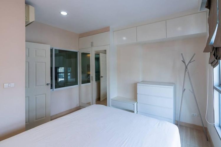 ตกแต่งครบ 2010 AP (Thailand) 37 ตร.ม. 1 ห้องนอน 1 ห้องน้ำ คอนโดสำหรับ ขายใน สีลม รูปที่ 2