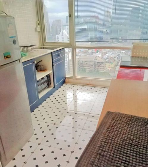 ตกแต่งครบ 2010 อื่นๆ 95 ตร.ม. 2 ห้องนอน 2 ห้องน้ำ คอนโดสำหรับ ขายใน คลองเตยเหนือ รูปที่ 2