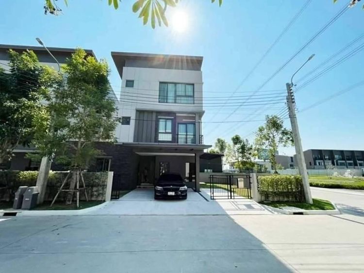 ตกแต่งครบ 2019 AP (Thailand) 218 ตร.ม. 4 ห้องนอน 4 ห้องน้ำ ทาวน์เฮาส์สำหรับ ขายใน วังทองหลาง รูปที่ 4