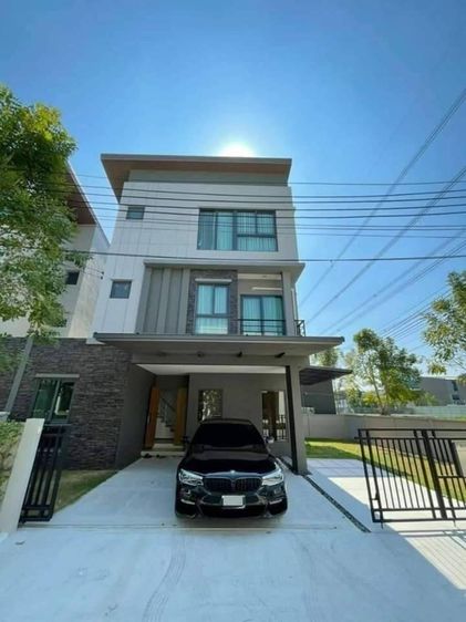 218 ตร.ม. 4 ห้องนอน 4 ห้องน้ำ ทาวน์เฮาส์สำหรับ ขายใน วังทองหลาง