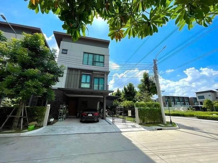 ตกแต่งครบ 2019 AP (Thailand) 218 ตร.ม. 4 ห้องนอน 4 ห้องน้ำ ทาวน์เฮาส์สำหรับ ขายใน วังทองหลาง รูปที่ 2