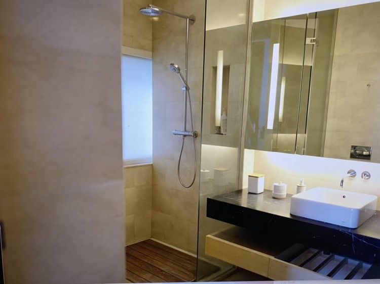 ตกแต่งครบ 2011 อื่นๆ 101 ตร.ม. 2 ห้องนอน 2 ห้องน้ำ คอนโดสำหรับ ขายใน สีลม รูปที่ 3