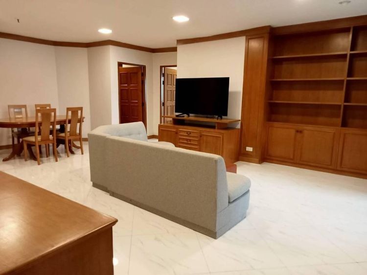 ตกแต่งครบ 2010 อื่นๆ 165 ตร.ม. 3 ห้องนอน 3 ห้องน้ำ คอนโดสำหรับ ขายใน คลองตันเหนือ