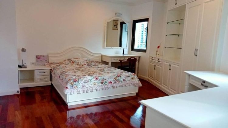 ตกแต่งครบ 2010 อื่นๆ 165 ตร.ม. 3 ห้องนอน 3 ห้องน้ำ คอนโดสำหรับ ขายใน คลองตันเหนือ รูปที่ 2