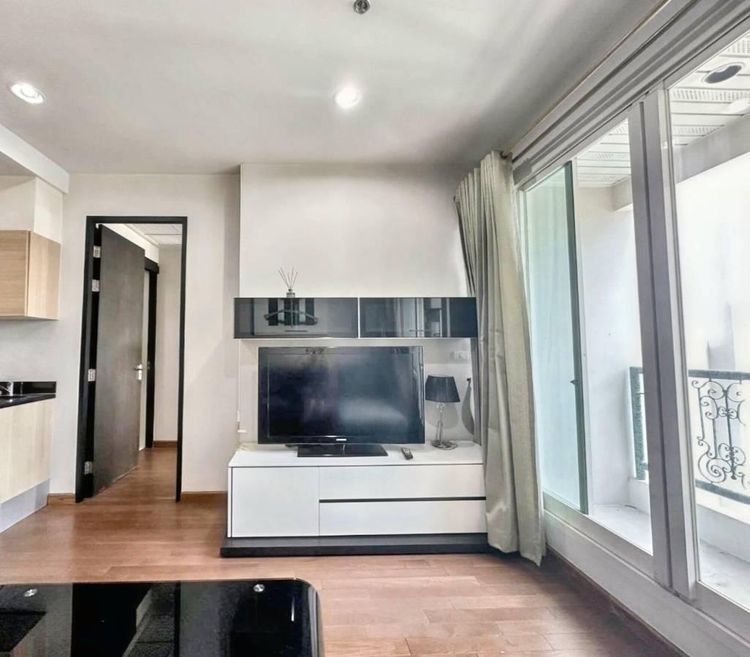 ตกแต่งครบ 2010 AP (Thailand) 58 ตร.ม. 1 ห้องนอน 1 ห้องน้ำ คอนโดสำหรับ ขายใน ลุมพินี รูปที่ 2