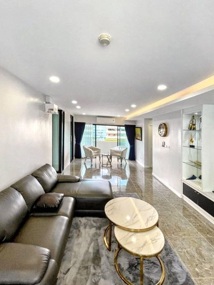 209 ตร.ม. 3 ห้องนอน 3 ห้องน้ำ คอนโดสำหรับ ขายใน คลองเตยเหนือ