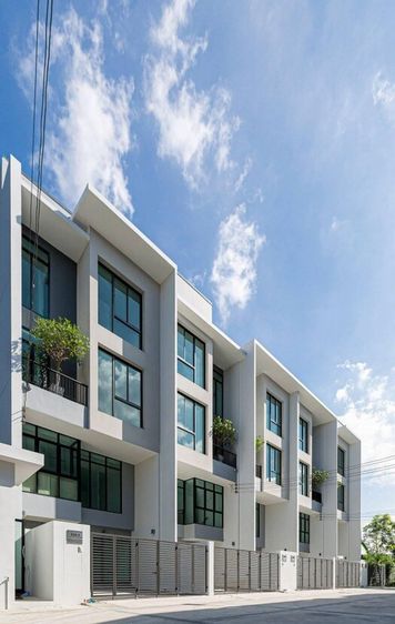 2019 อื่นๆ 218 ตร.ม. 3 ห้องนอน 3 ห้องน้ำ ทาวน์เฮาส์สำหรับ ขายใน คลองถนน รูปที่ 3