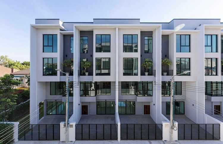 2019 อื่นๆ 218 ตร.ม. 3 ห้องนอน 3 ห้องน้ำ ทาวน์เฮาส์สำหรับ ขายใน คลองถนน