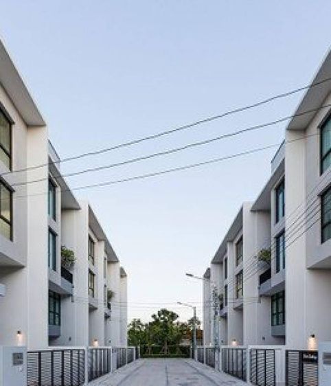 2019 อื่นๆ 218 ตร.ม. 3 ห้องนอน 3 ห้องน้ำ ทาวน์เฮาส์สำหรับ ขายใน คลองถนน รูปที่ 2