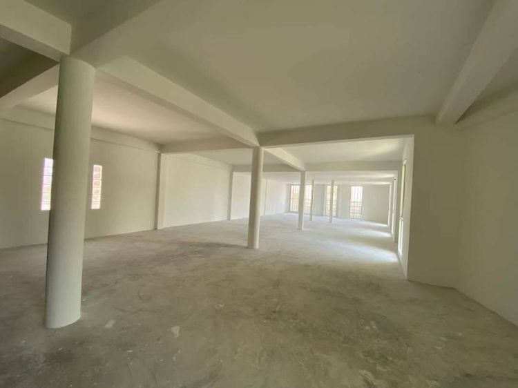 940 ตร.ม. อาคารสำหรับ ขายใน คลองตัน รูปที่ 2