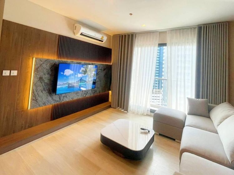 ตกแต่งครบ 2020 AP (Thailand) 63 ตร.ม. 2 ห้องนอน 2 ห้องน้ำ คอนโดสำหรับ ขายใน ลุมพินี รูปที่ 2