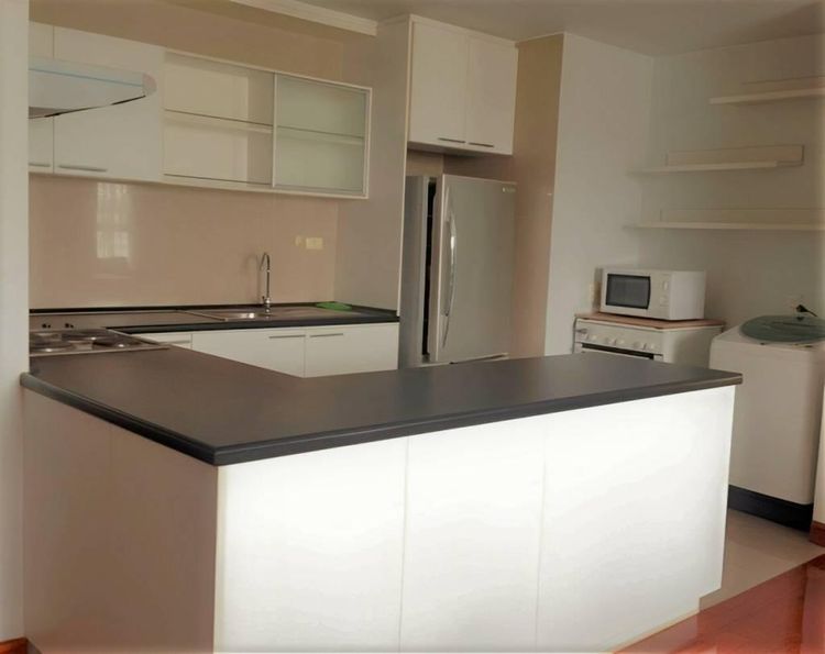 ตกแต่งครบ 2010 อื่นๆ 132 ตร.ม. 3 ห้องนอน 3 ห้องน้ำ คอนโดสำหรับ ขายใน คลองตันเหนือ รูปที่ 3