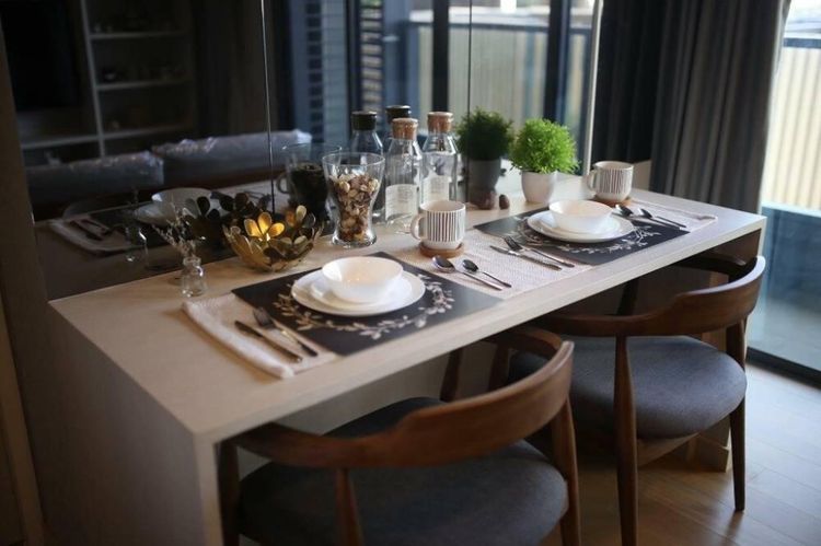 ตกแต่งครบ 2013 LPN Development 55 ตร.ม. 2 ห้องนอน 2 ห้องน้ำ คอนโดสำหรับ ขายใน คลองตัน