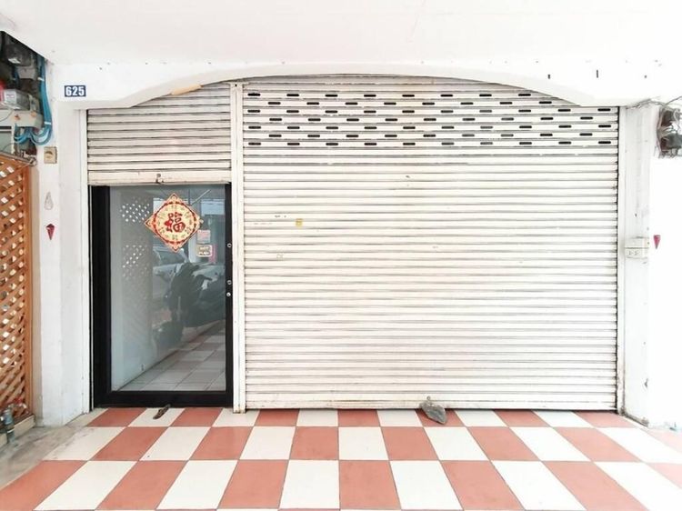 320 ตร.ม. 3 ห้องนอน 4 ห้องน้ำ ทาวน์เฮาส์สำหรับ ขายใน ห้วยขวาง