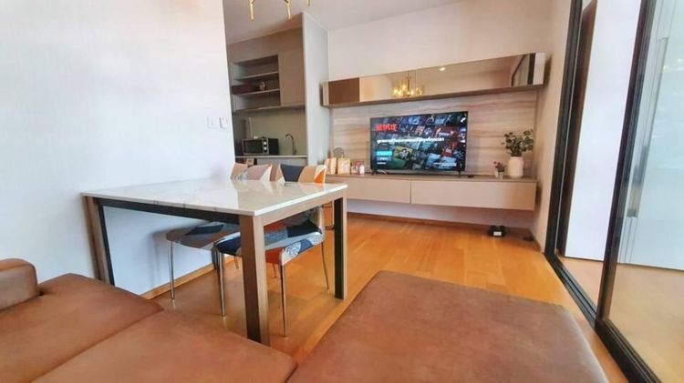 ตกแต่งครบ 2016 Noble Development 34 ตร.ม. 1 ห้องนอน 1 ห้องน้ำ คอนโดสำหรับ ขายใน สีลม