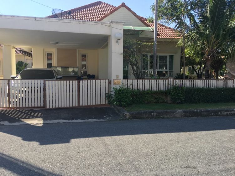 ตกแต่งครบ House for rent