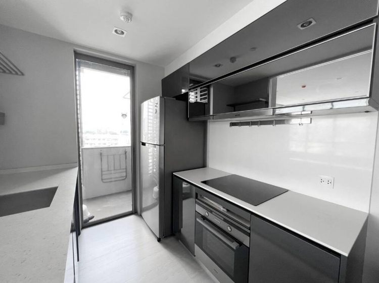 ตกแต่งครบ 2016 Land and Houses ขาย The Room Rama 4 2 Bed 2 Bath 80 Sqm รูปที่ 3