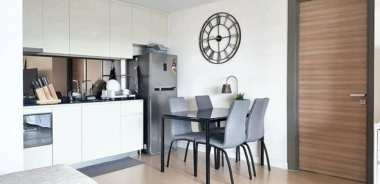 53 ตร.ม. 1 ห้องนอน 1 ห้องน้ำ คอนโดสำหรับ ขายใน สี่พระยา