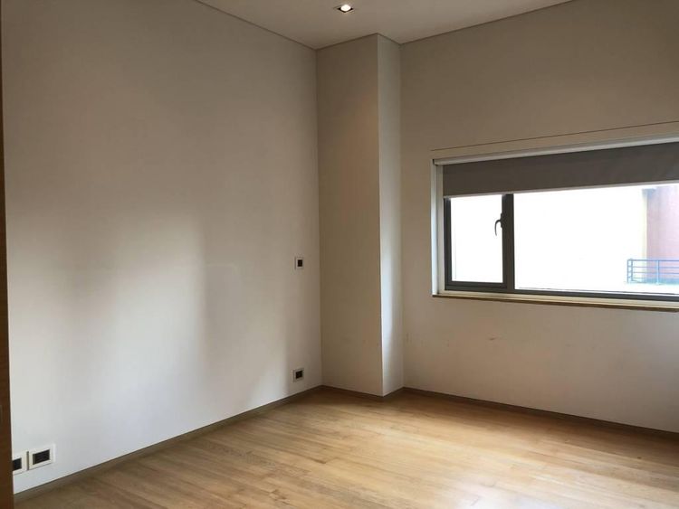 2011 อื่นๆ 104 ตร.ม. 2 ห้องนอน 2 ห้องน้ำ คอนโดสำหรับ ขายใน สีลม รูปที่ 3