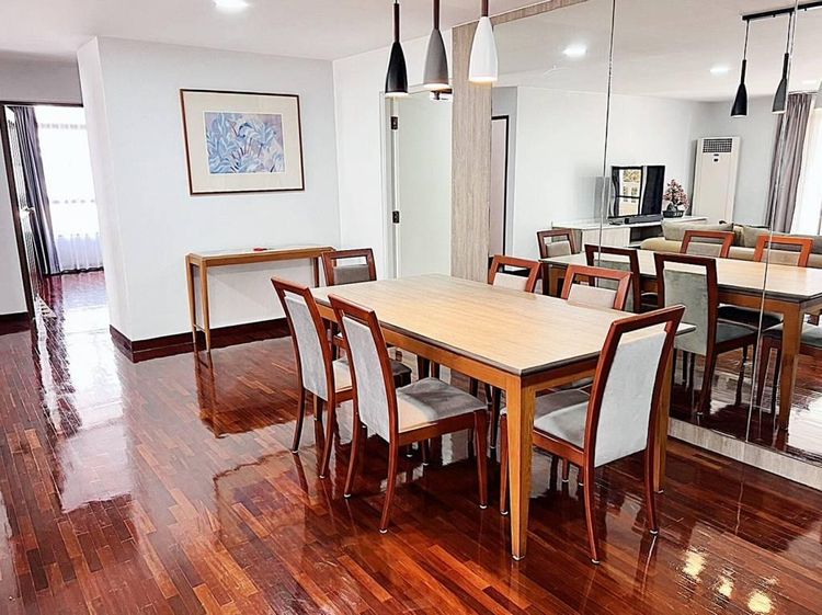 ตกแต่งครบ 2010 อื่นๆ 160 ตร.ม. 3 ห้องนอน 3 ห้องน้ำ คอนโดสำหรับ ขายใน คลองเตยเหนือ รูปที่ 4